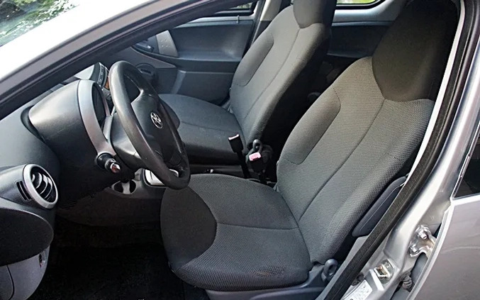Toyota Aygo cena 14999 przebieg: 111000, rok produkcji 2006 z Raciąż małe 326